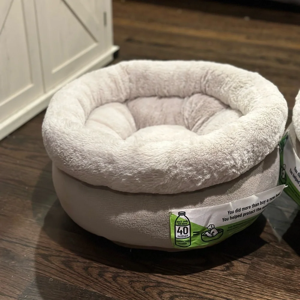 NEW Cozy Cream Pet Bed dog or cat- NEW! One left!